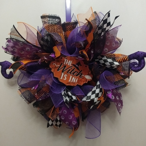 Homemade pixie-sized "The Witch Is In" wreath - Picture 2 of 3